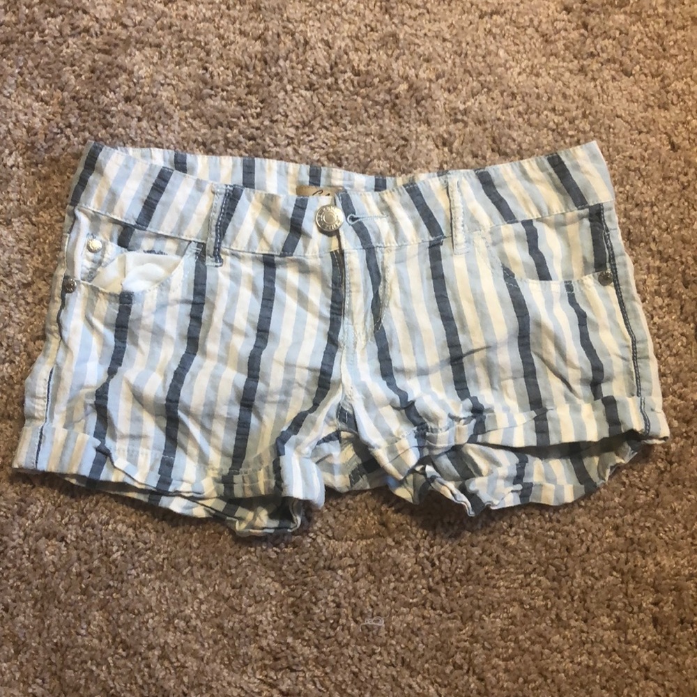 Cute Blue & White Stripped Shorts!!